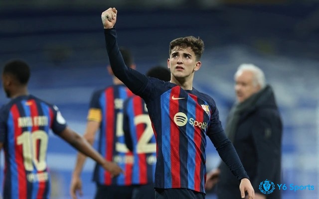 Gavi có khả năng rê dắt, kiểm soát bóng, tinh thần chiến đấu cực tốt