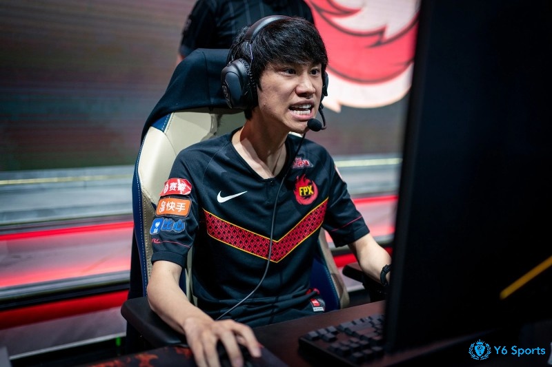 Doinb LOL là tuyển thủ đi đường giữa rất chuyên nghiệp