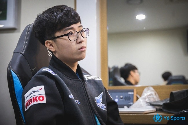 Kiin nhận được 4,5 tỷ (tương đương với 87 tỷ ) cho hợp đồng 3 năm với AF