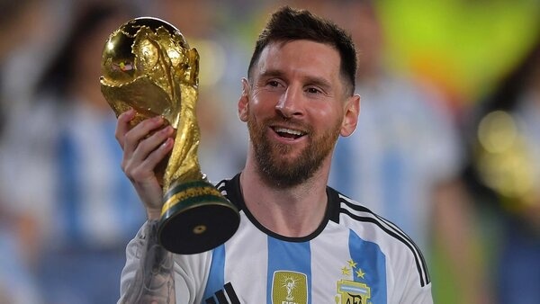 Cầu thủ xuất sắc nhất thế giới do FIFA bình chọn qua các năm