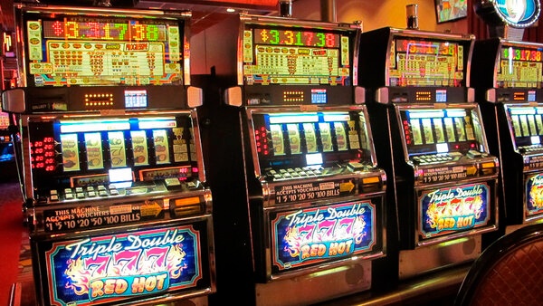 Máy đánh bạc là gì? 4 loại slot machine phổ biến nhất