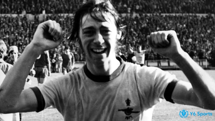 Người hùng chung kết FA Cup - 1 trong 10 cầu thủ xuất săc nhất Arsenal