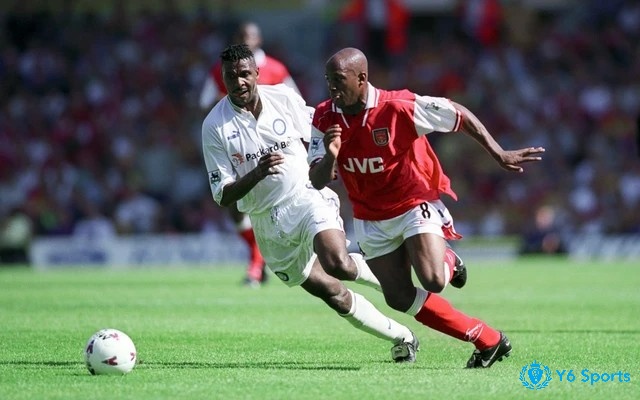  Ian Wright có trong top 10 cầu thủ xuất sắc nhất Arsenal