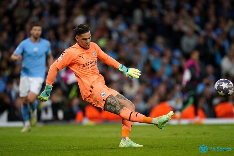 Ederson là thủ môn người brazil góp mặt trong danh sách Đội hình xuất sắc nhất Manchester City