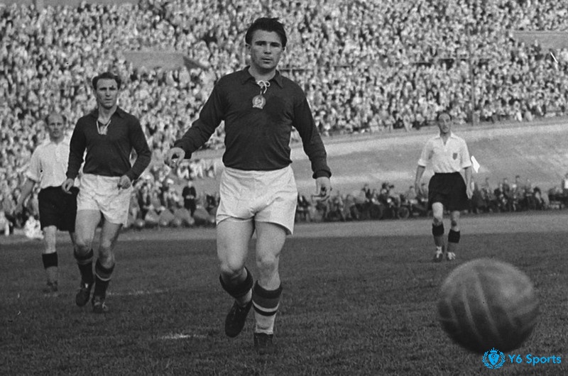 Huyền thoại Puskas có tới 4 lần nhận được danh hiệu Pichichi