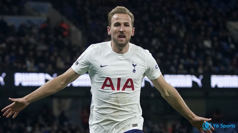 Harry Kane là một tiền đạo người Anh và được coi là tiền đạo giỏi nhất thế giới