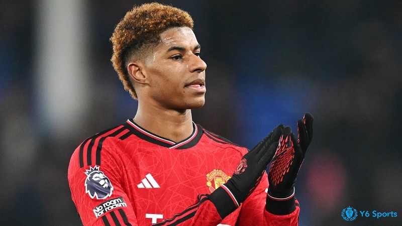Marcus Rashford là một tiền đạo người Anh với khả năng ghi bàn đầy ấn tượng