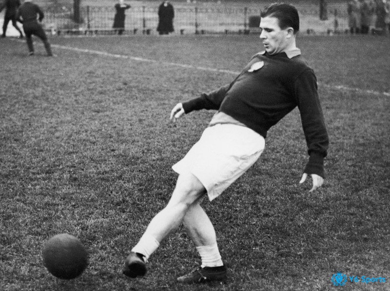 Ferenc Puskas là cầu thủ xuất sắc và vô cùng tài năng
