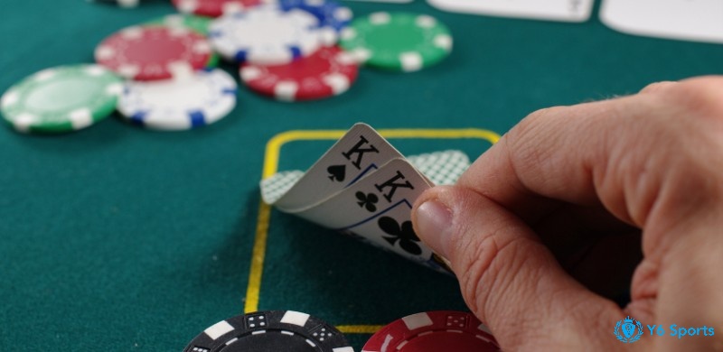 Poker bịp là một hình thức gian lận của người chơi khi tham gia trò chơi bài này