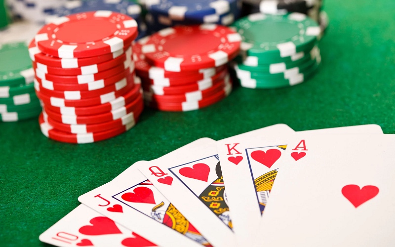 Chơi Poker offline: Hướng dẫn đầy đủ và luật chơi cơ bản