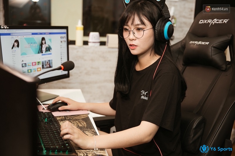 Nhiều người chơi có thể kiếm thêm thu nhập từ game bắn cá review bằng cách trở thành streamer hoặc content creator trên các nền tảng mxh.