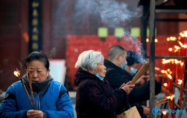 Mơ thấy thắp hương là cơ hội để trúng lô đề 