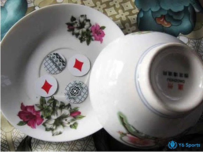 Sóc dĩa là một trò chơi dân gian phổ biến tại các lễ hội truyền thống với lối chơi đơn giản được yêu thích