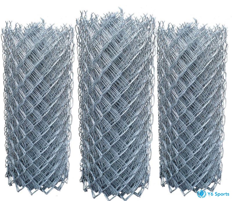 Dùng lại vật liệu cũ là cách hiệu quả để giảm chi phí xây chuồng mà vẫn giữ được độ bền và công năng