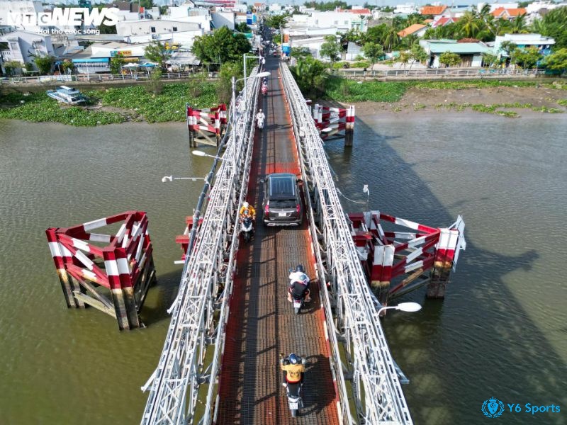 Giấc mơ thấy đi qua cầu sắt thể hiện cho sự ổn định và vững chắc trong cuộc sống của bạn